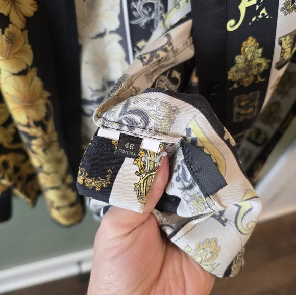 VERSACE 100% silk gold black Hibiscus Baroque Virtus Alphabet shirt S size mens - Picture 14 of 16